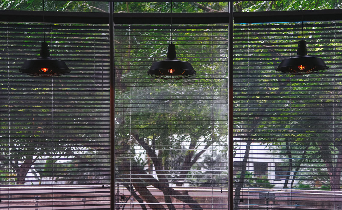 wize-buys-blinds-1140x700